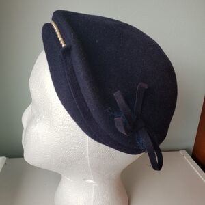 Elegant Vintage 1950's Navy Wool Hat with Pearl Detail